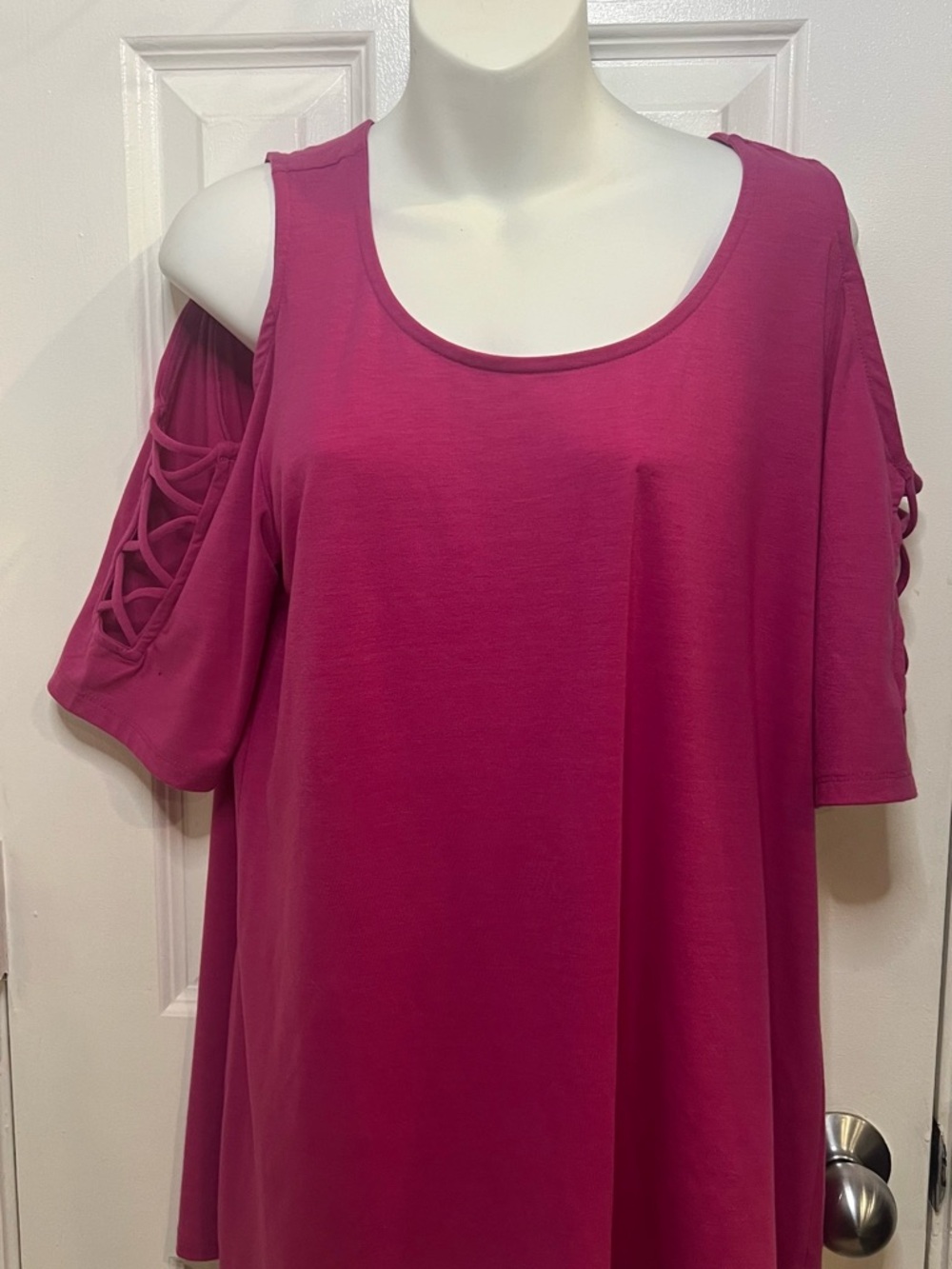 torrid Fuchsia Cold-Shoulder Scoop Neck Tunic with Crisscross Sleeve